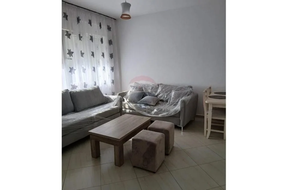 Tirane, jepet me qera apartament 2+1 , 74 m² 600 € Liqeni i Thate