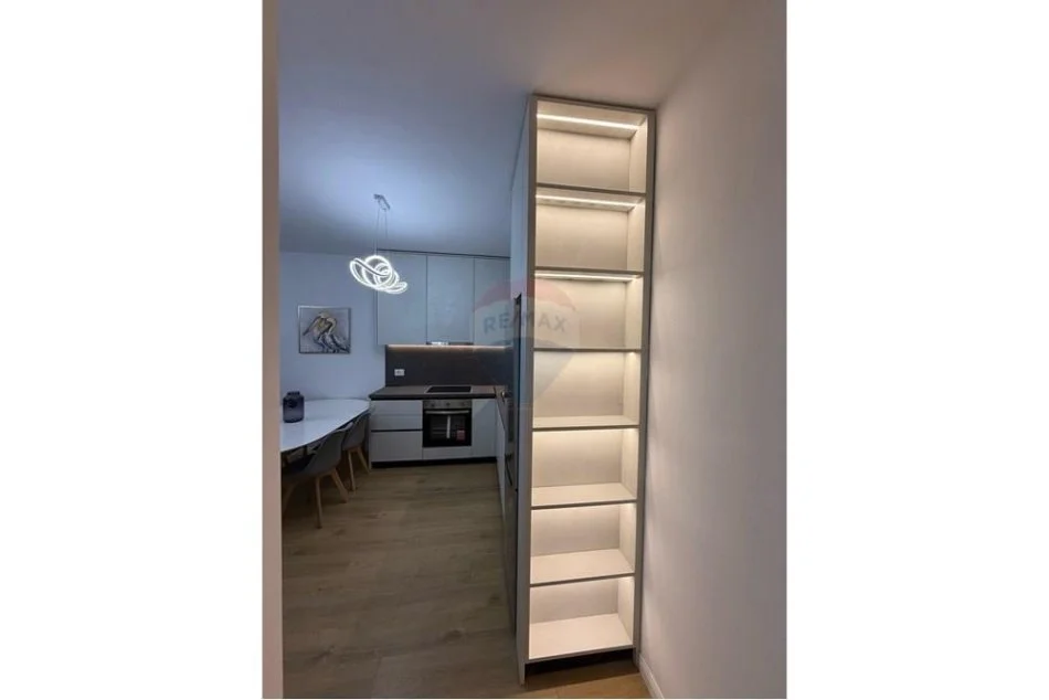 Tirane, jepet me qera apartament 2+1 Kati 5, 80 m² 550 € (Rruga e Kavajes)