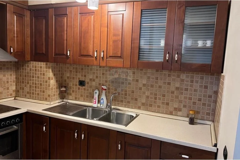 Tirane, shitet apartament 2+1 , 92 m² 180.000 € (Kodra e Diellit)