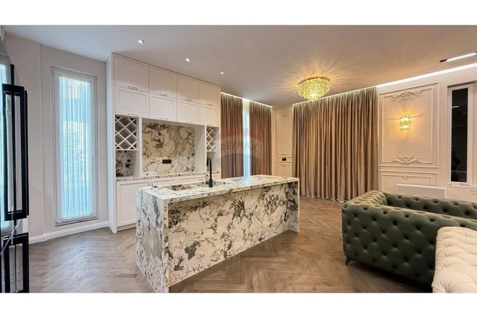 Tirane, jepet me qera Vile 3+1+Ballkon , 370 m² 3.500 € (rruga tiran elbasan)