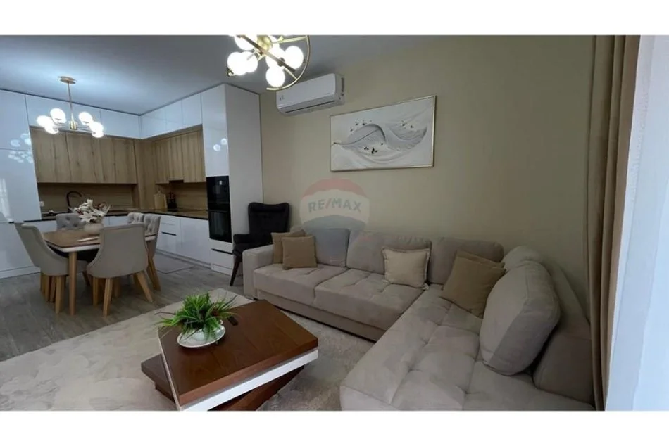 Tirane, jepet me qera apartament 2+1+Ballkon Kati 2, 115 m² 800 € (bulevardi i ri)