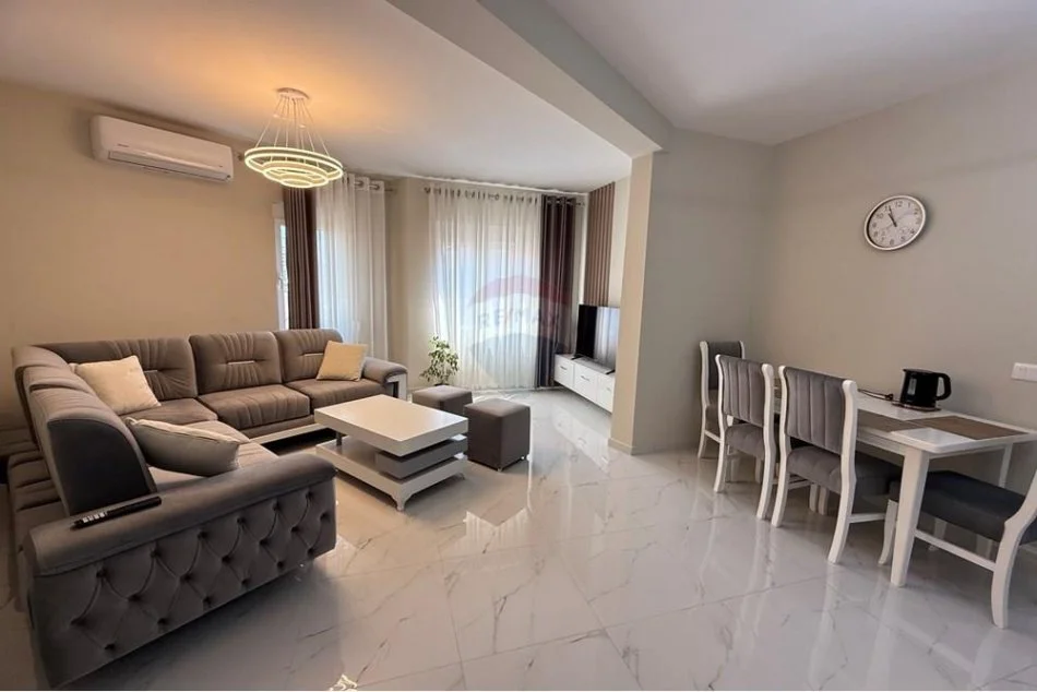 Tirane, jepet me qera apartament 1+1 , 70 m² 600 € (rruga haxhi hysen dalliu)