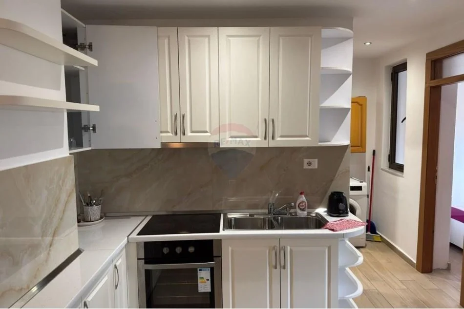 Tirane, jepet me qera apartament 2+1 , 79 m² 600 € (Don Bosko)