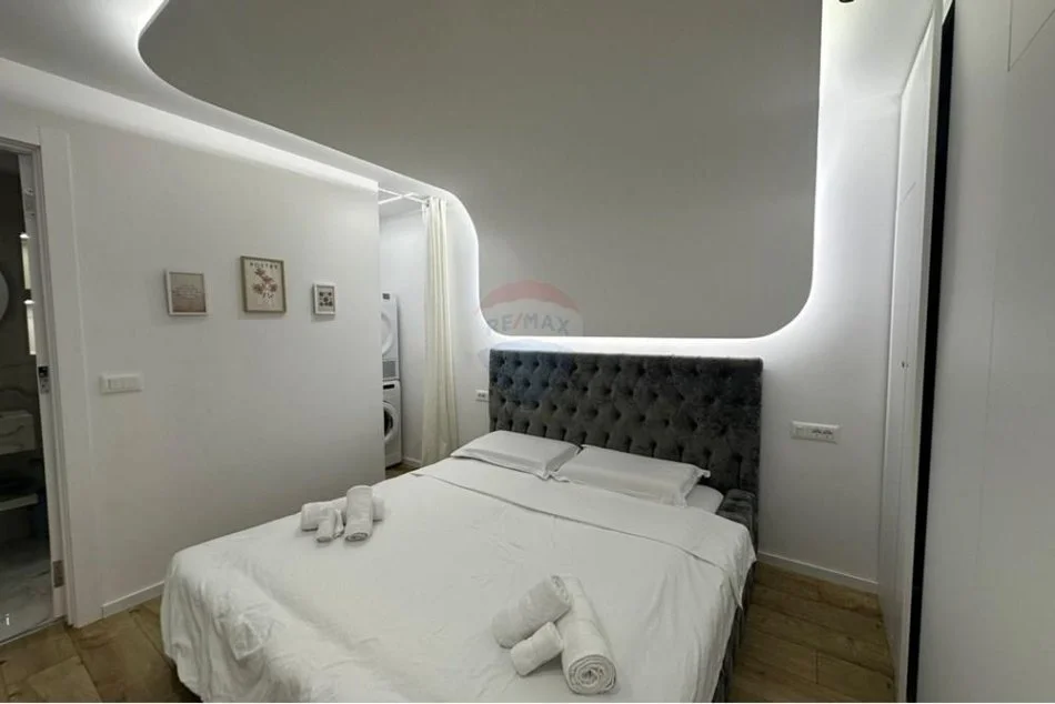 Tirane, jepet me qera vetem 1 dhome 1+1 , 40 m² 500 € (Rr. Muhamet Gjollesha)