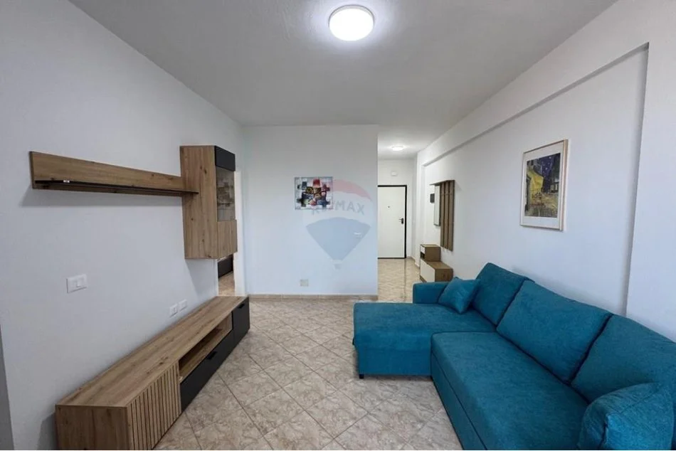 Shqiperi, jepet me qera apartament 1+1 Kati 8, 72 m² 550 € (kika 1)