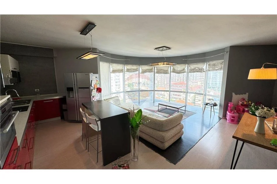 Tirane, jepet me qera apartament 2+1 , 126 m² 800 € (komuna e parisit)