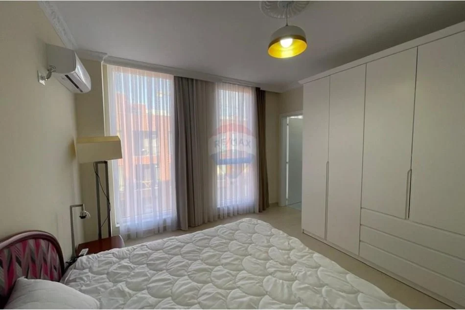 Tirane, jepet me qera apartament 2+1+Ballkon Kati 6, 116 m² 690 € 