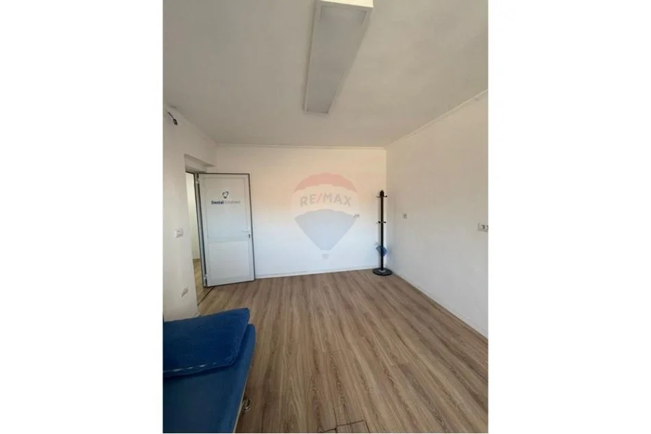 Tirane, jepet me qera apartament 2+1 Kati 2, 65 m² 800 € (Rruga Muhamet Gjollesha)