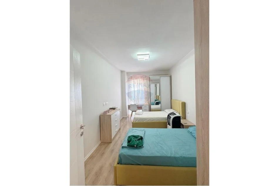 Tirane, jepet me qera apartament 2+1 , 75 m² 600 € 