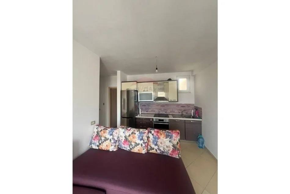 Tirane, jepet me qera apartament 1+1+Ballkon , 400 € 