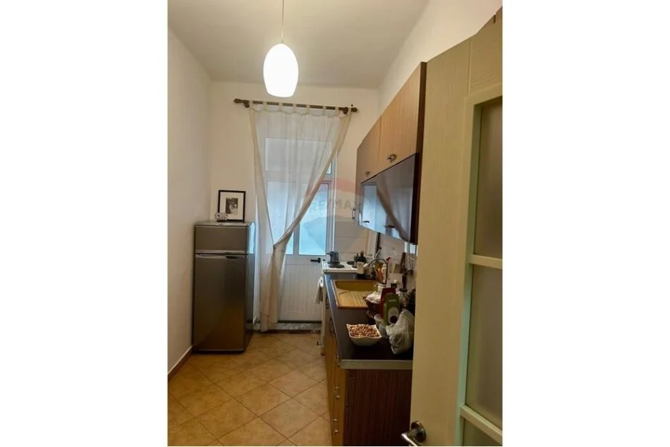 Tirane, shitet apartament 1+1+Ballkon Kati 1, 185.000 € 