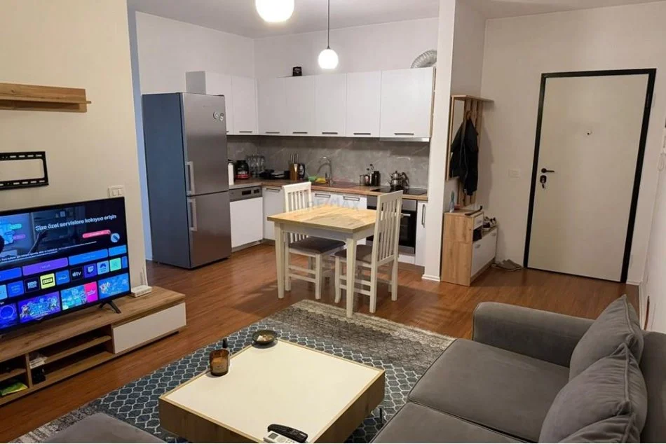 Shqiperi, jepet me qera apartament 2+1+Ballkon , 95 m² 750 € 