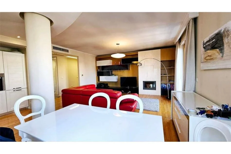 Tirane, jepet me qera apartament 2+1+Ballkon , 138 m² 1.600 € 