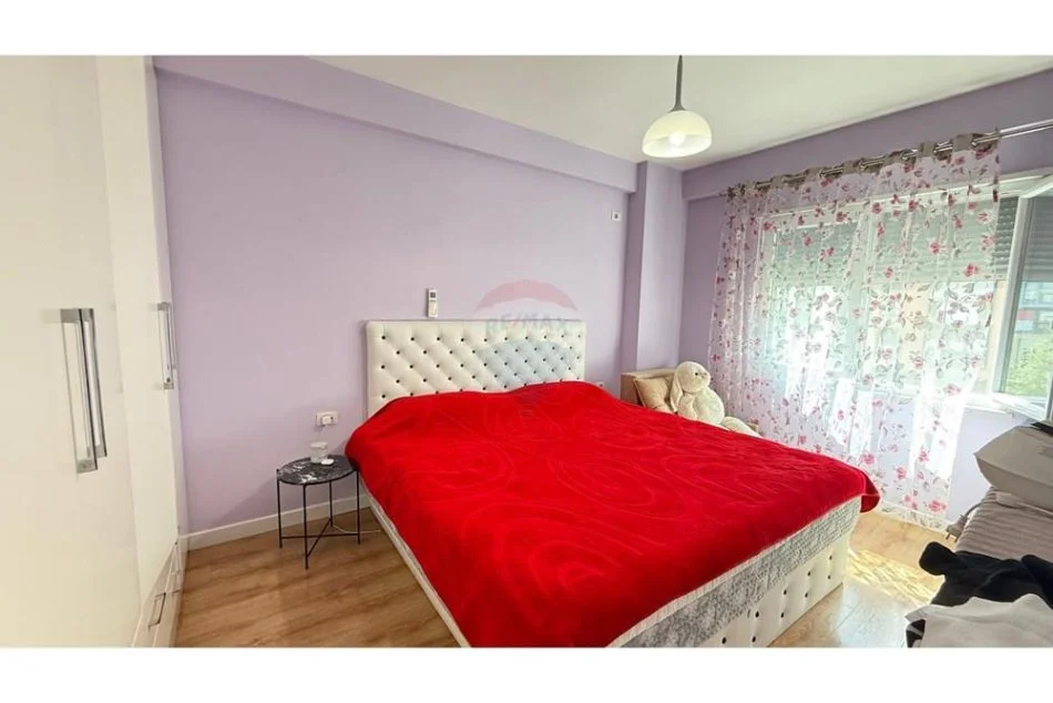 Tirane, jepet me qera apartament 2+1+Ballkon , 112 m² 1.300 € 