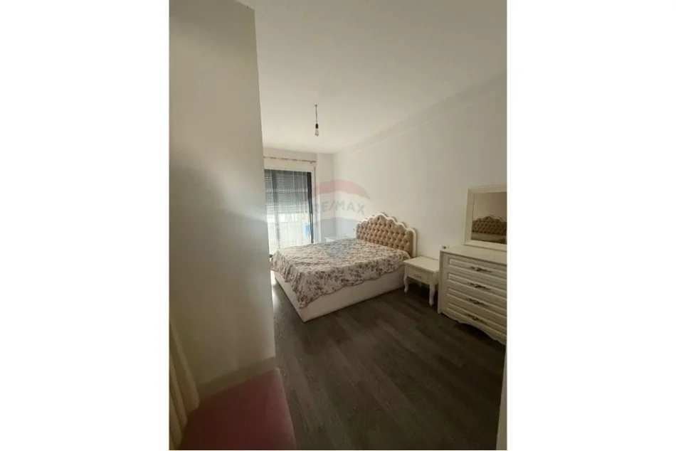Durres, jepet me qera apartament 2+1+Aneks+Ballkon , 90 m² 550 € (Rruga Teodor Keko)