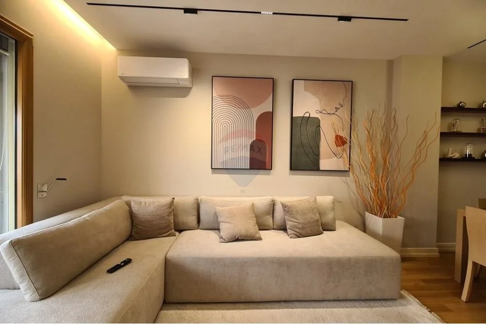 Tirane, jepet me qera apartament , 120 m² 1.700 € (Ismail Qemali pran Air Albania)