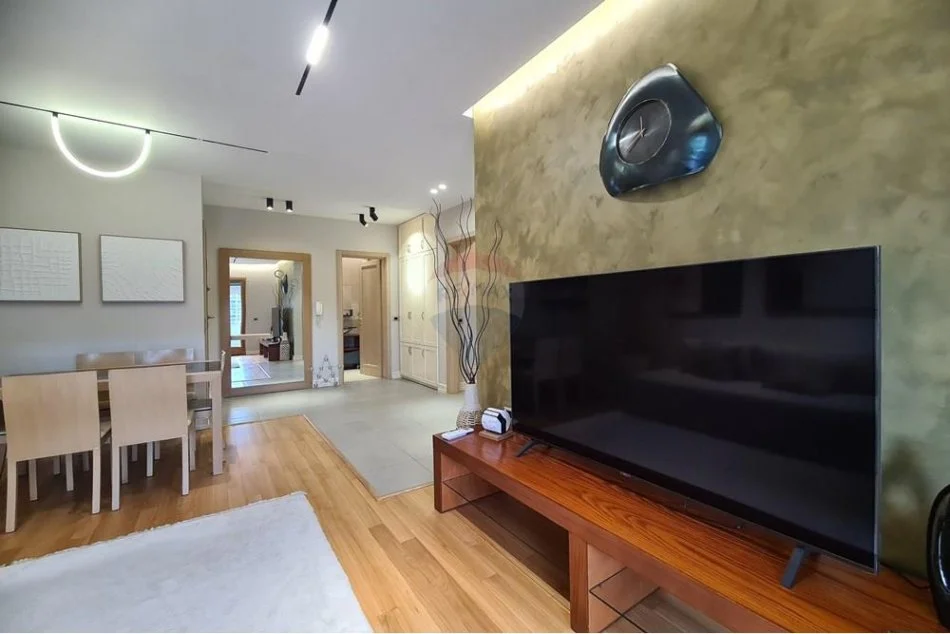 Tirane, jepet me qera apartament , 120 m² 1.700 € (Ismail Qemali pran Air Albania)