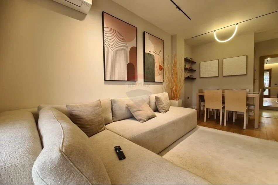 Tirane, jepet me qera apartament , 120 m² 1.700 € (Ismail Qemali pran Air Albania)