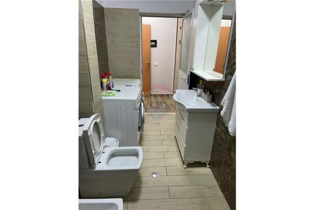 Tirane, jepet me qera apartament 2+1+BLK Kati 1, 140 m² 400 Euro (Rruga Rrapo Hekali)