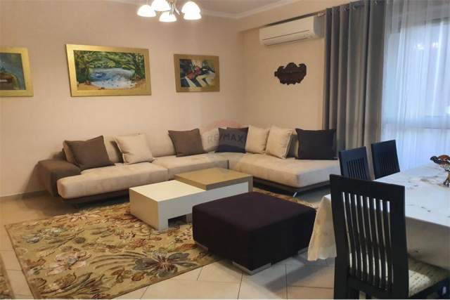 Tirane, jepet me qera apartament 2+1+BLK Kati 4, 90 m² 500 Euro