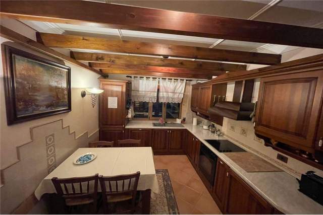 Tirane, jepet me qera apartament 1+1 Kati 2, 97 m² 900 Euro (11 Janari)