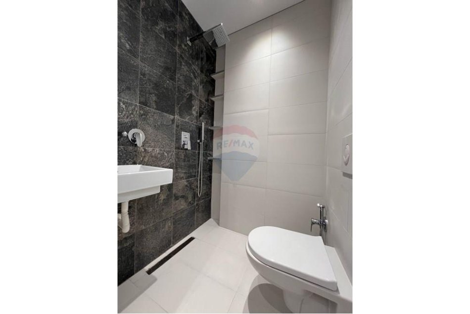 Tirane, jepet me qera apartament 2+1+Ballkon Kati 5, 98 m² 650 € (TEODOR KEKO)