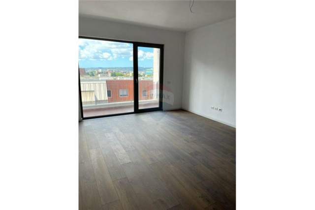 Tirane, jap me qera apartament duplex 2+1+BLK 85 m² 350 € (Tower Bridge 3)