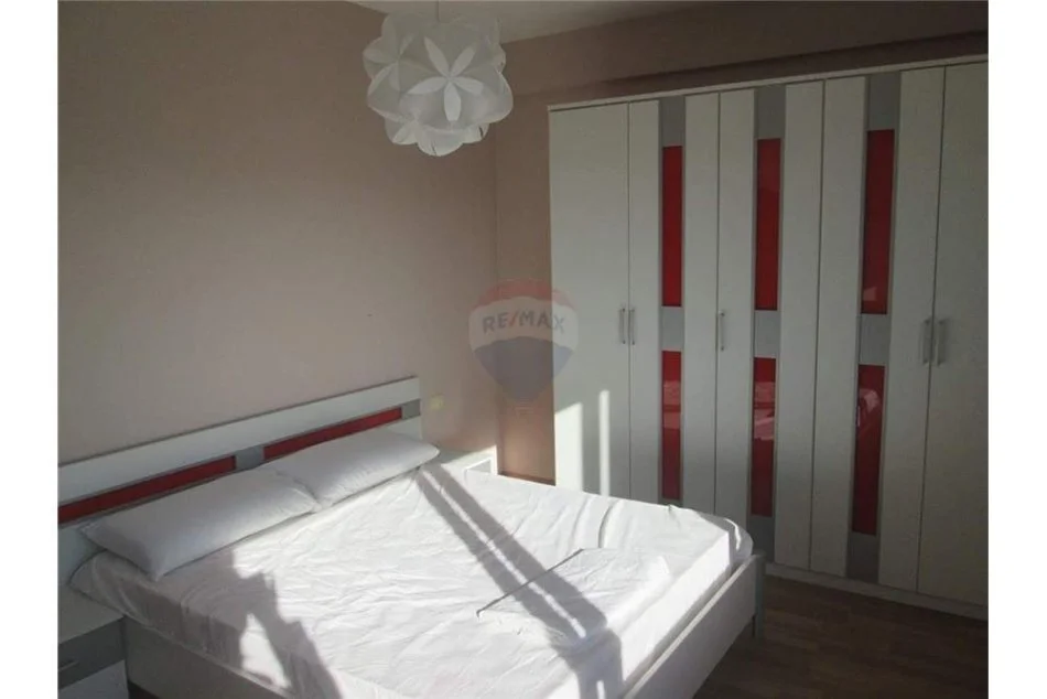 Tirane, jepet me qera apartament 2+1 Kati 6, 95 m² 450 € (5 maji)