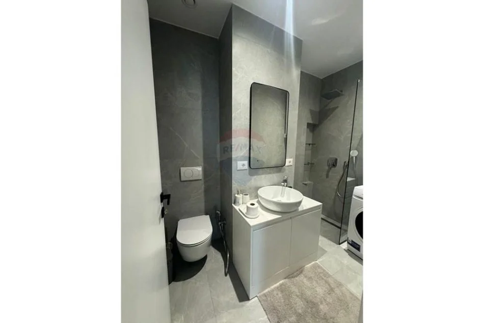 Tirane, jepet me qera apartament 2+1 , 119 m² 1.800 € (APARTAMENT 2+1 PER QIRA TEK RRUGA KOSOVAREVE)