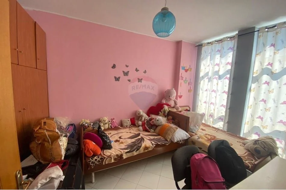 Tirane, jepet me qera apartament 2+1 , 80 m² 350 € (Apartament 2+1 per qira afer Ardenos)