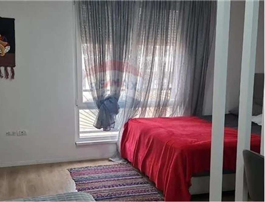 Tirane, jap me qera 1+1 , 46 m² 40.000 € (porcelan)