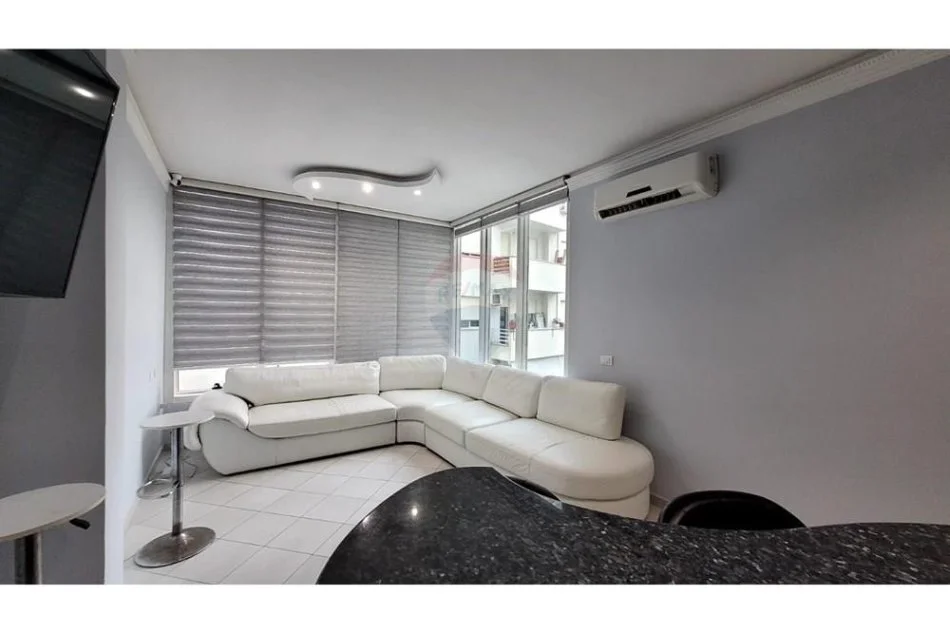 Tirane, jepet me qera apartament 2+1+Ballkon Kati 7, 105 m² 800 € (LIQENI I THATE)