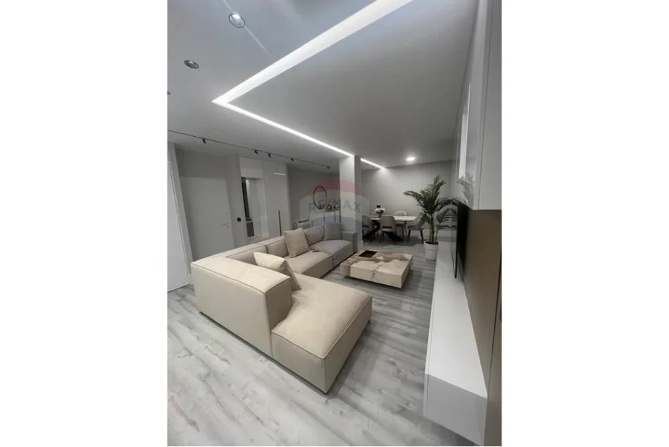 Tirane, jepet me qera apartament 2+1 , 135 m² 2.000 € (bllok, triane)