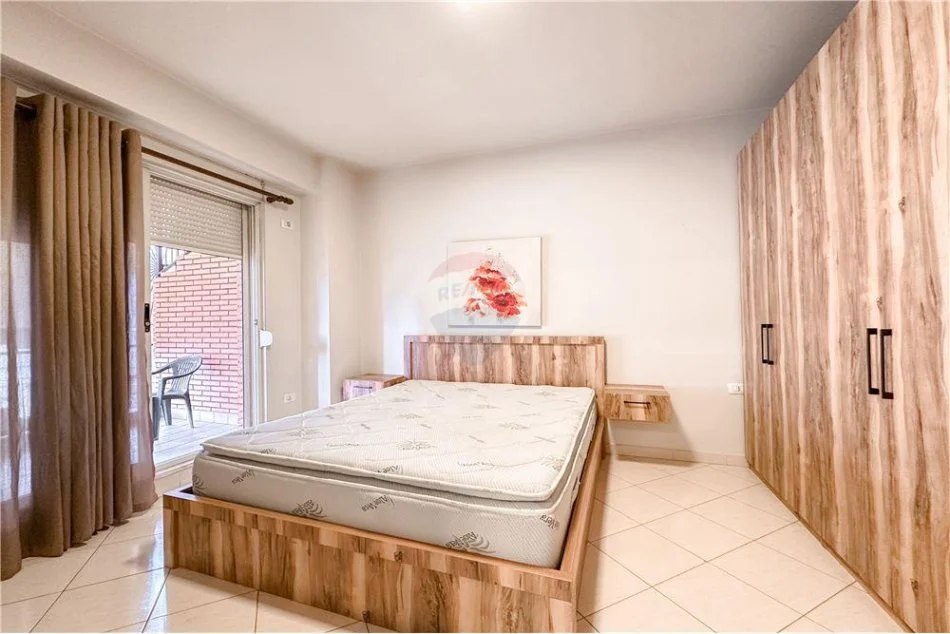 Tirane, jepet me qera apartament 1+1 Kati 8, 67 m² 600 € (Kompleksi Delijorgji)