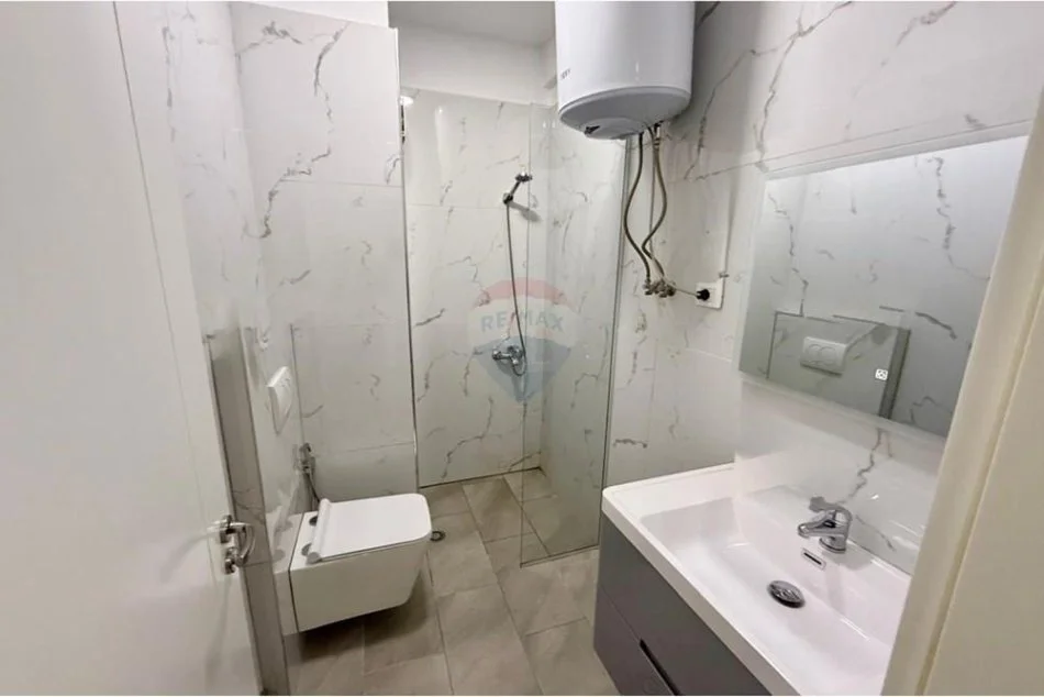 Tirane, jepet me qera apartament 2+1 Kati 2, 100 m² 600 € (Rr. Fuat Toptani Qyteti Studenti - Vilat Amerikane)