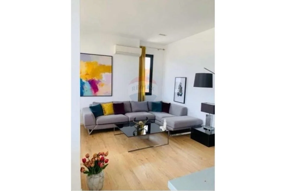 Tirane, jepet me qera apartament 2+1+Ballkon Kati 7, 87 m² 800 € (KOMPLEKSI DELIJORGJI)