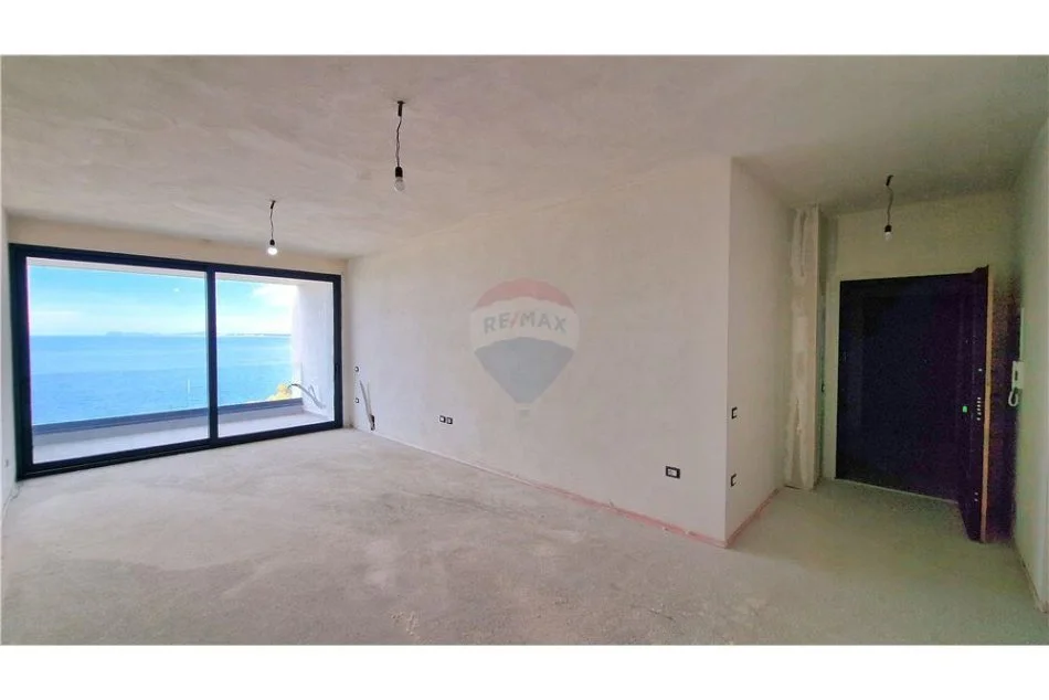Vlore, shitet apartament 2+1+Ballkon Kati 3, 102 m² (Aleksander Moisiu)