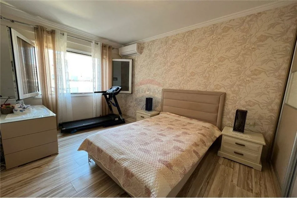 Vlore, shitet apartament 3+1+Ballkon Kati 4, 148 m² 295.000 € (Tek Porti)