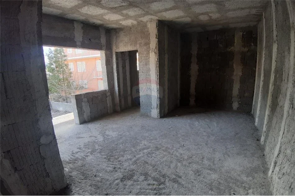 Radhime - Orikum, shitet shtepi 2 Katshe , 350 m² 180.000 € (Orikum)