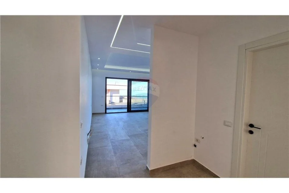 Vlore, shitet apartament 2+1+Ballkon Kati 4, 91 m² (Uje i Ftohte)