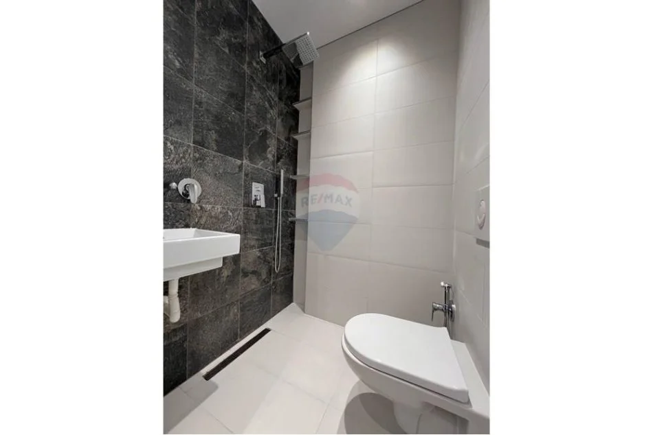 Tirane, jepet me qera apartament 2+1+Ballkon Kati 5, 98 m² 650 € (TEODOR KEKO)