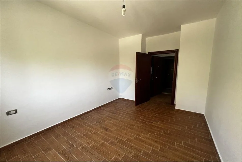 Vlore, shitet apartament 2+1+Ballkon Kati 2, 106 m² 189.000 € (Lungomare)