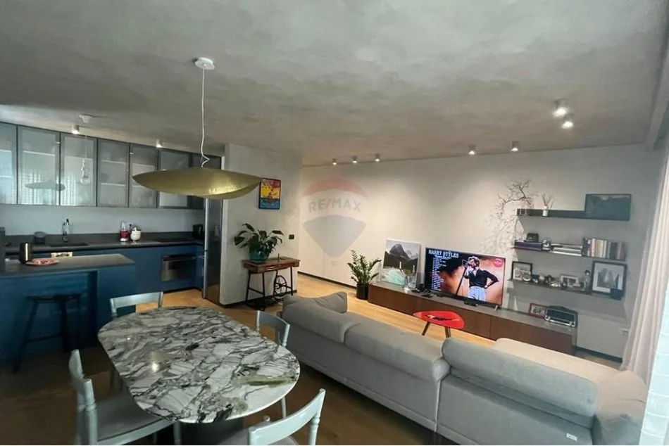 Tirane, jepet me qera apartament 2+1+Ballkon Kati 3, 114 m² 2.200 € (Apartament - Për Qira - Rruga Emin Duraku, Tiranë 3 +1 per qira stadiumi dinamo +2 poste parkimi)