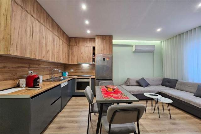 Tirane, shitet apartament 2+1 Kati 3, 105 m² 155.000 Euro (Liqeni i thate)