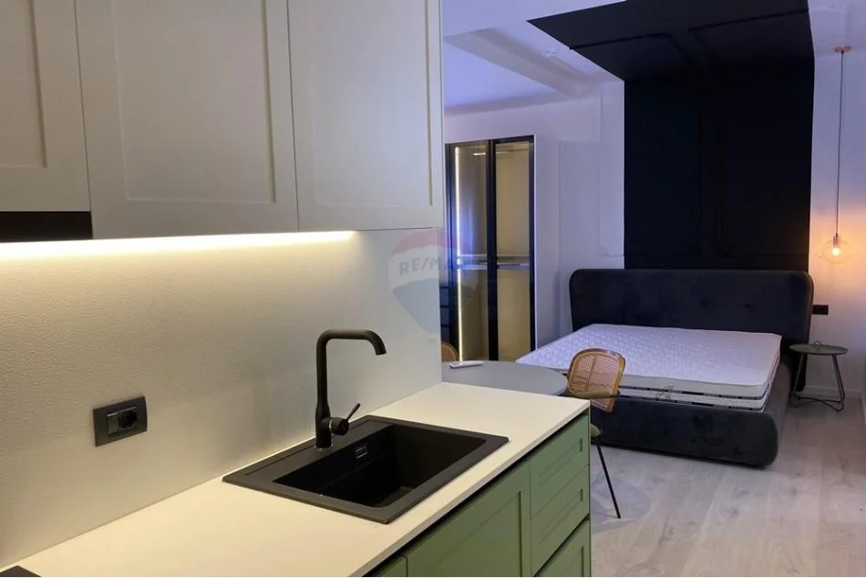 Tirane, shitet garsonier 1+1 Kati 3, 40 m² 100.000 € (Parku olimpik, Komuna e Parisit)