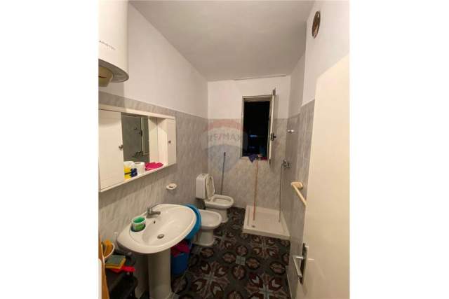 Tirane, jepet me qera apartament 2+1+BLK Kati 5, 70 m² 450 Euro (Rruga " Myslym Shyri" Tirane)