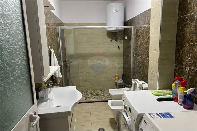 Tirane, jepet me qera apartament 2+1+BLK Kati 1, 140 m² 400 Euro (Rruga Rrapo Hekali)