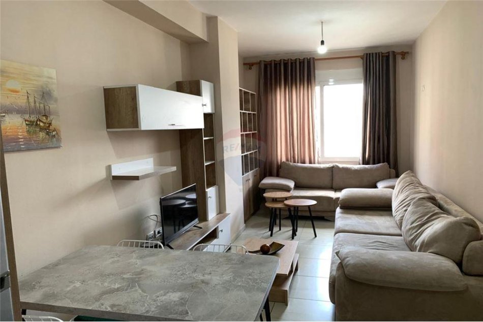 Tirane, jepet me qera apartament 1+1+Ballkon Kati 7, 50 m² 430 € (Rruga Sokrat Miho - Kompleksi Fratari - Astir, Shqipëri)