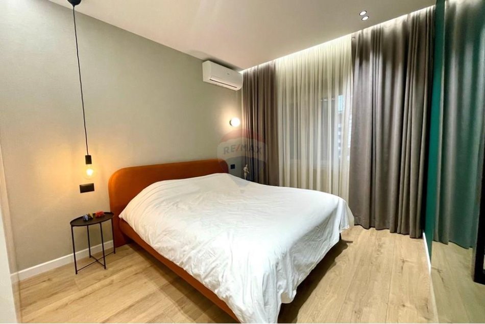 Tirane, shes apartament 3+1+Aneks+Ballkon Kati 4, 124 m² 349.900 € (Sheshi Skenderbej)