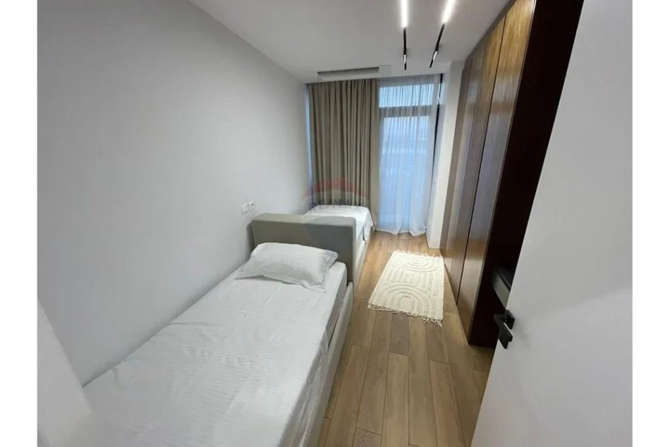 Tirane, jepet me qera apartament 2+1 , 119 m² 1.800 € (APARTAMENT 2+1 PER QIRA TEK RRUGA KOSOVAREVE)